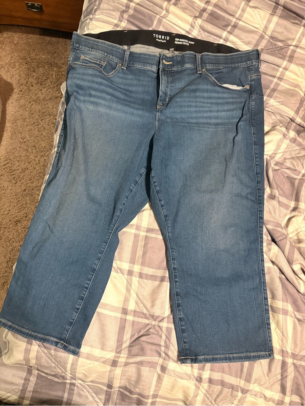 Torrid Women's Mid Blue Stretch Crop Jeans